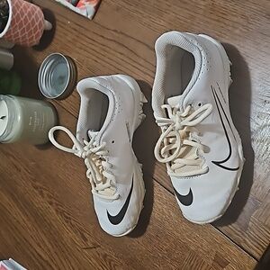 Nike Hyperdiamond 4 cleats - size 1.5